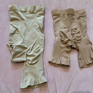 SKIMS Shapewear Solutions Shorts left leg exposed & Core sculpt shorts - Small